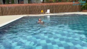 Colombian paisa is fucked in the pool - Andrea Pardo