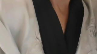 Amatrice française suce son voisin