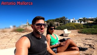 Una Puta Argentina Es Pillada Y Follada En Publico