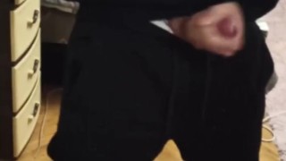 Jerking off a good cock and cum on the mirror. My second video