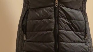 Brazilian bitch wife with black jacket and red garter belt. Crazy to give the pussy.