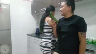 michell ven y te enseño como se come un pepino