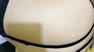 Grabo a mi hermanastra masturbándose 😈🥵