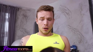 Fitness Rooms Big booty beauty in lycra fucks random after exercise