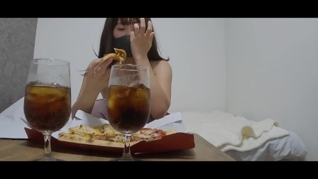 [HENTAI Japanese wife VLOG] Eating pizza and having rough sex