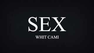 Ella sabe cómo montar una gran polla hasta el fondo