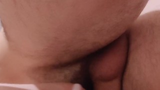 Студентка впервые пробует анал 