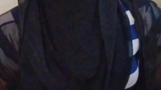 Hot Crossdresser Use Nikaq
