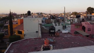 Caliente en mi azotea, me ven mis vecinos, dildo,azotea