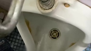 おしっこ動画 公衆トイレの小便！