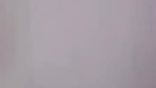 Blanquita de tetas grandes y su vibrador