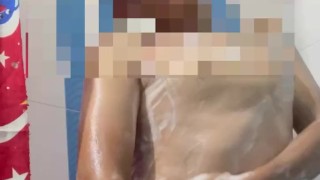 Tomando Ducha 🚿🧼🪒🍑