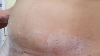 LATINA SE DEPILA SU COÑO Y SE MASTURBA -MILF HOT