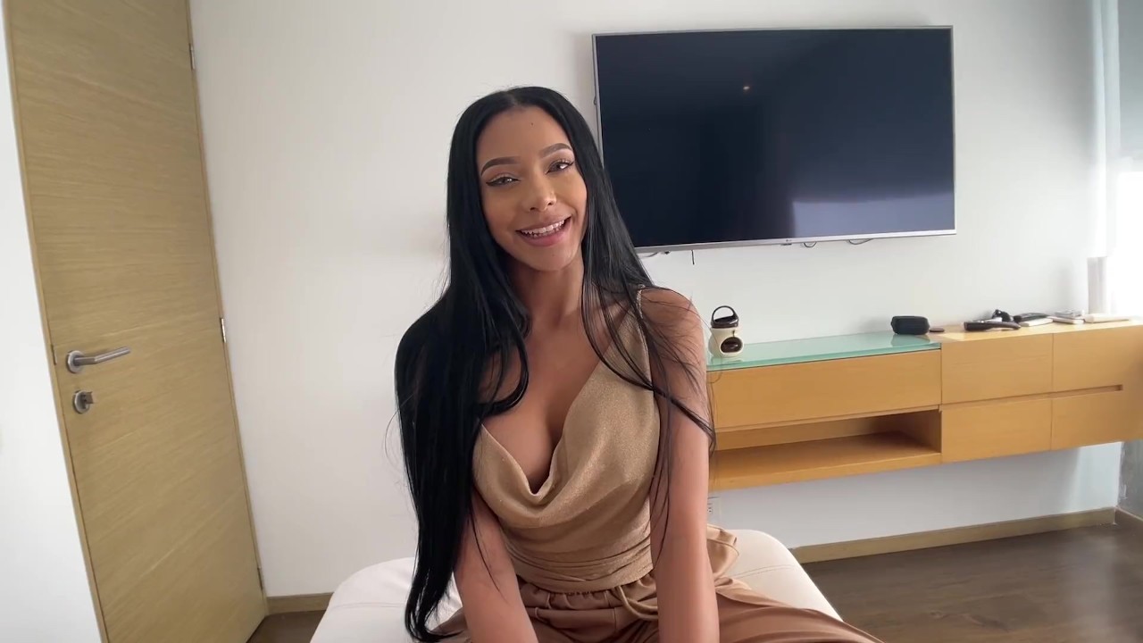 Premier Casting Avec Beautiful Latina Teen - POV Sex