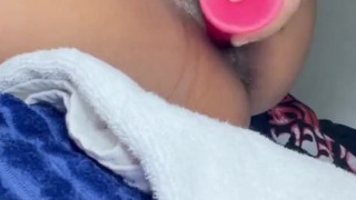 Young ebony squirts all over her bed