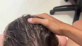 LA SIGUE CHUPANDO INCLUSO DESPUES DE CORRERSE