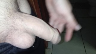 Tratando de Despertarla