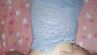 Patron se COJE A SU SIRVIENTA en el cuarto de su hermanastra