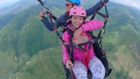 SQUIRTING while PARAGLIDING in 2200 m above the sea ( 7000 feet )
