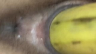 Video viral de tiktok de martiiaciar comiendo una banana