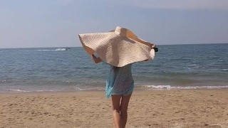 Big hat Public Beach flashing