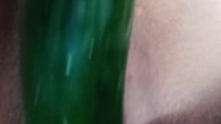 Fuck, gusto na magpakantot. Tigang na tigang.. pipino fuck for dalagang pinay