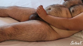Gran eyaculación de un GORDO PELUDO