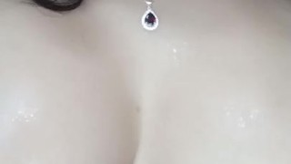 Tetas enormes, tetas grandes! Masturbación con aceite. Oil