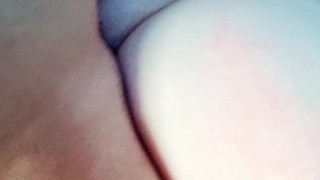 Mi MEJOR AMIGA ME PRESTA ASU NOVIO mientras ella esta de VIAJE