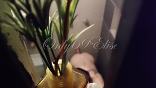 Mi cuñado me espía en la regadera