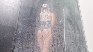 Curvy Teen Orgasms in Shower Squirting doggystyle