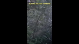 cogiendo a escondidas en el bosque 