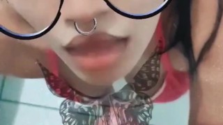 he cummed a lot in my face