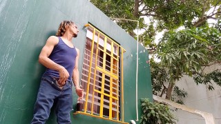 Raba Erre: un enamorado eyacula en la ventana de su corazón...