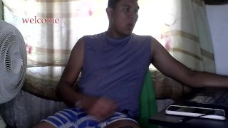 Chico heterosexual brillante de 18 años