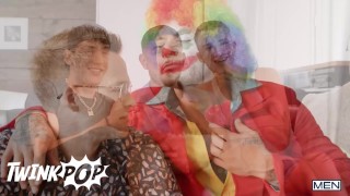 Twink Pop - Stripper William Seed Surprises Brent North With His Amazing Body & They End Up Fucking