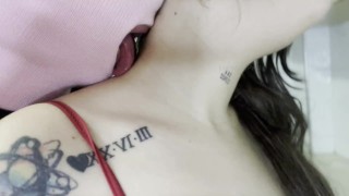 mi novia contrato a una empleada domestica y me la folle en la cocina y se dejo