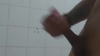 Semen en el baño leche recién ordeñada