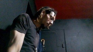 Un cibernauta corta el candado de la jaula de castidad y se viene ante un fan: Raba Erre