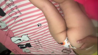 No me deja en paz mi hermanastro quiero jugar solitario tranquila dialogos en español