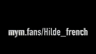 HILDE_FRENCH - UNE JEUNE FEMME SEXY DANS L'AVION