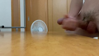 勢いよく射精するオナニー好き日本人男子　無修正　オナニー動画