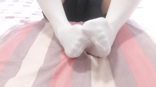 【小連同學】白襪男孩8 白色絲襪摸摸腿~