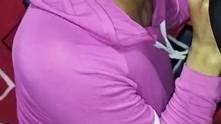 👅 Rica mamada quitándose la ropita