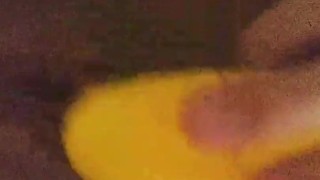 Masturbada con mi juguete mientras me baño