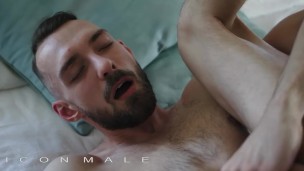 Icon Male - Dante Colle Shares His Small And Comfortable Bed With Their Hot Visitor Johnny B