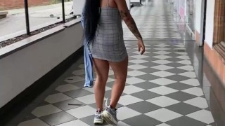 seduciendo al vigilante del centro comercial