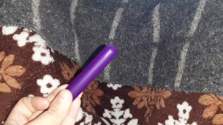 Я купила новую секс игрушку и за минуту кончила дважды под одеялом - IkaSmokS