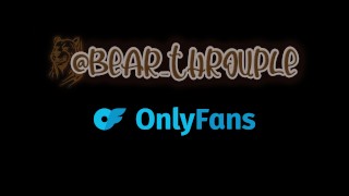 Chupándole la polla gorda a un oso peludo