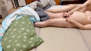 隣の部屋に人がいるのにSEX。喘ぎ声を我慢… 日本人/中出し/素人/個人撮影/Japanese/Amateur/Creampie/Hentai